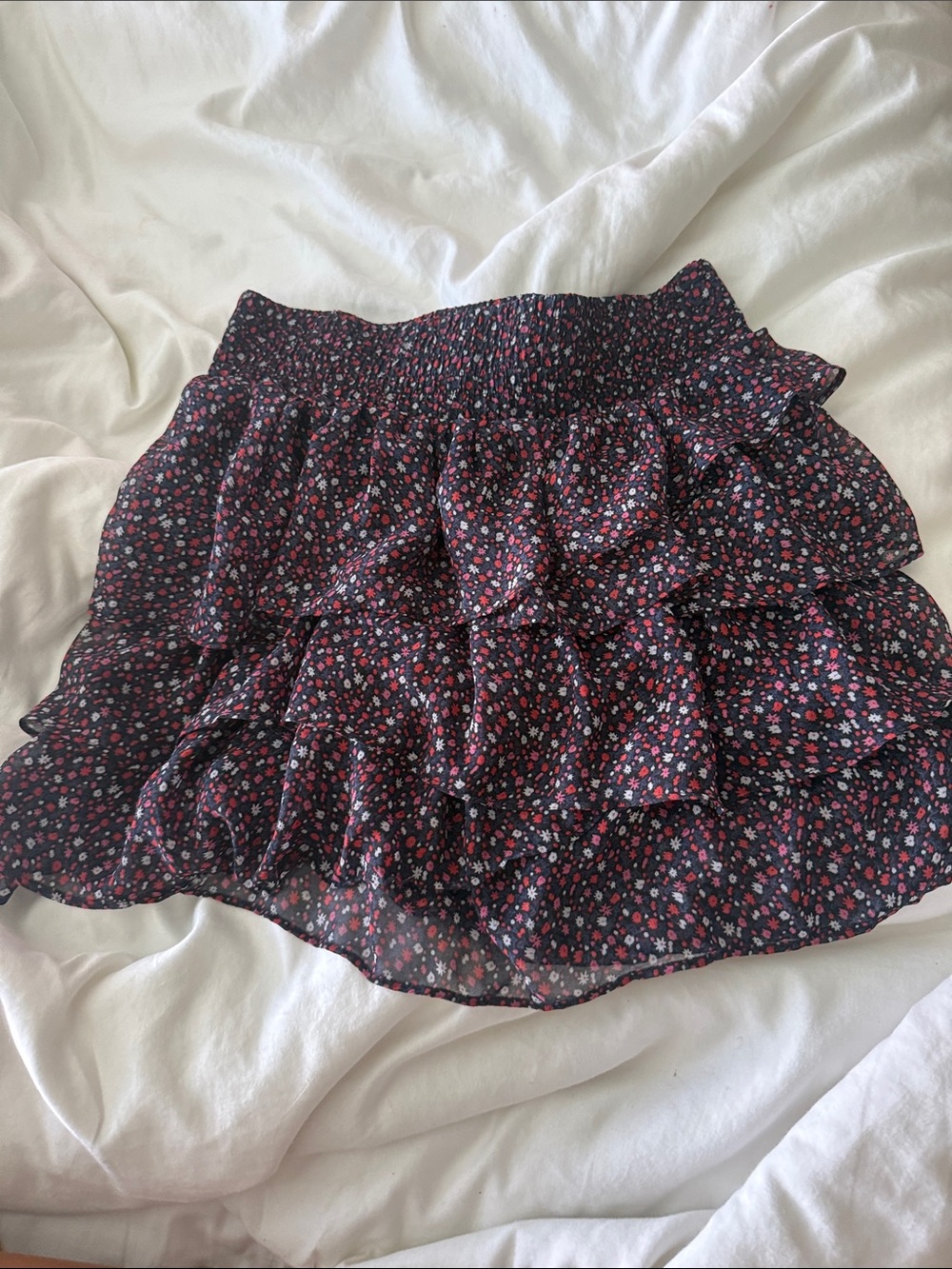 Floral Tiered Ruffle Mini Skirt - Black/Pink from american eagle
